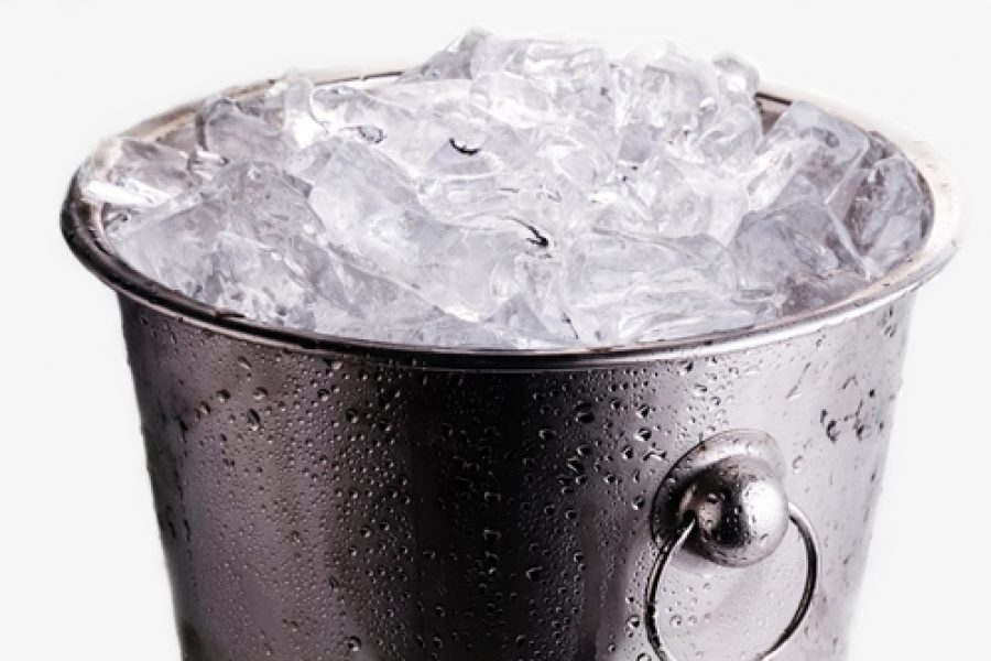 Famous executives plunge into ‘ice bucket challenge’